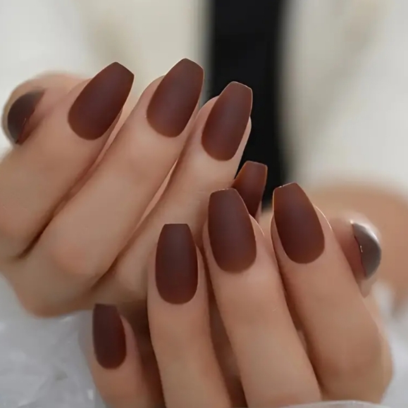 43) NWT Press-On Nails - Picture 1 of 4